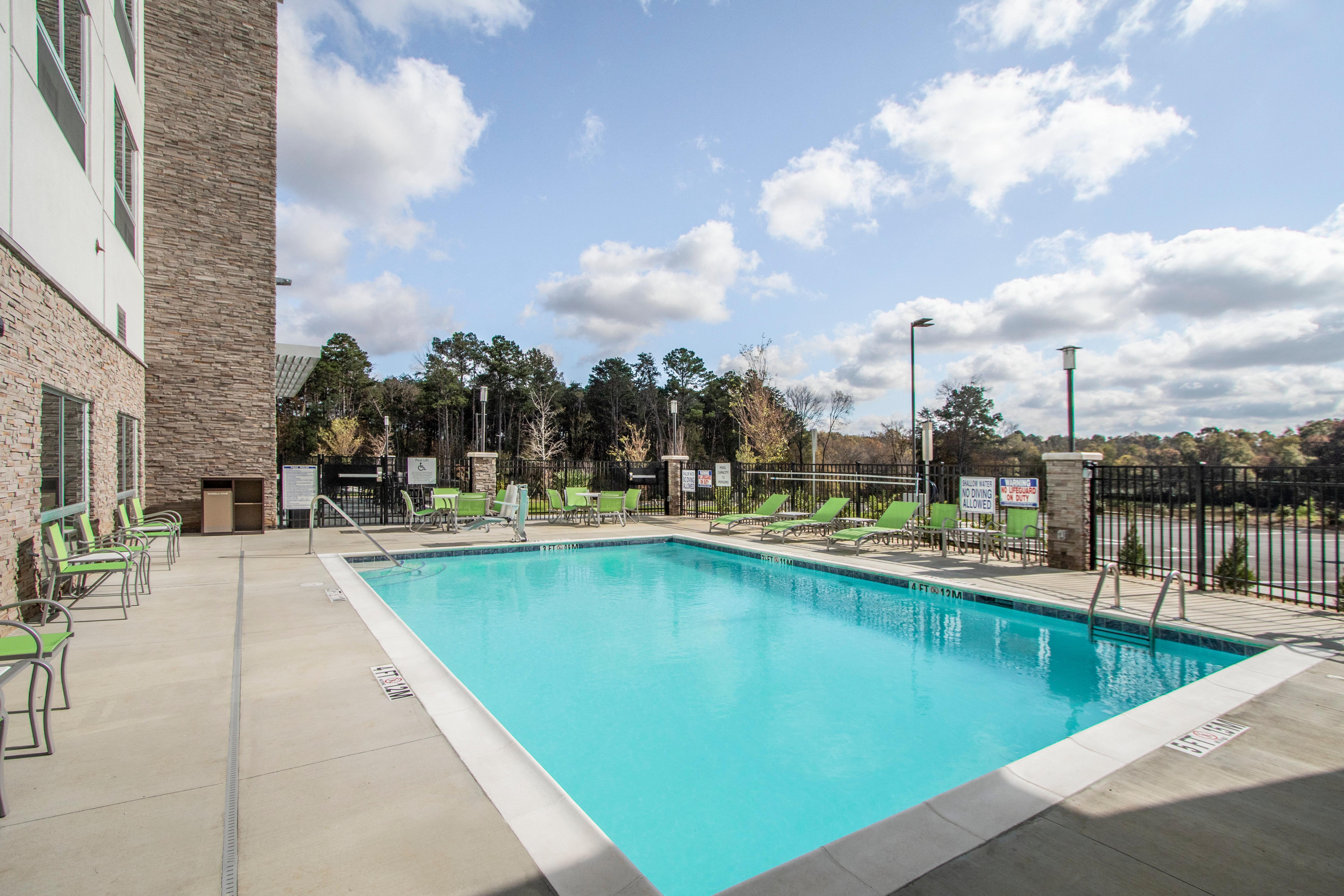 Holiday Inn Express & Suites Charlotte Southwest By Ihg Exterior photo